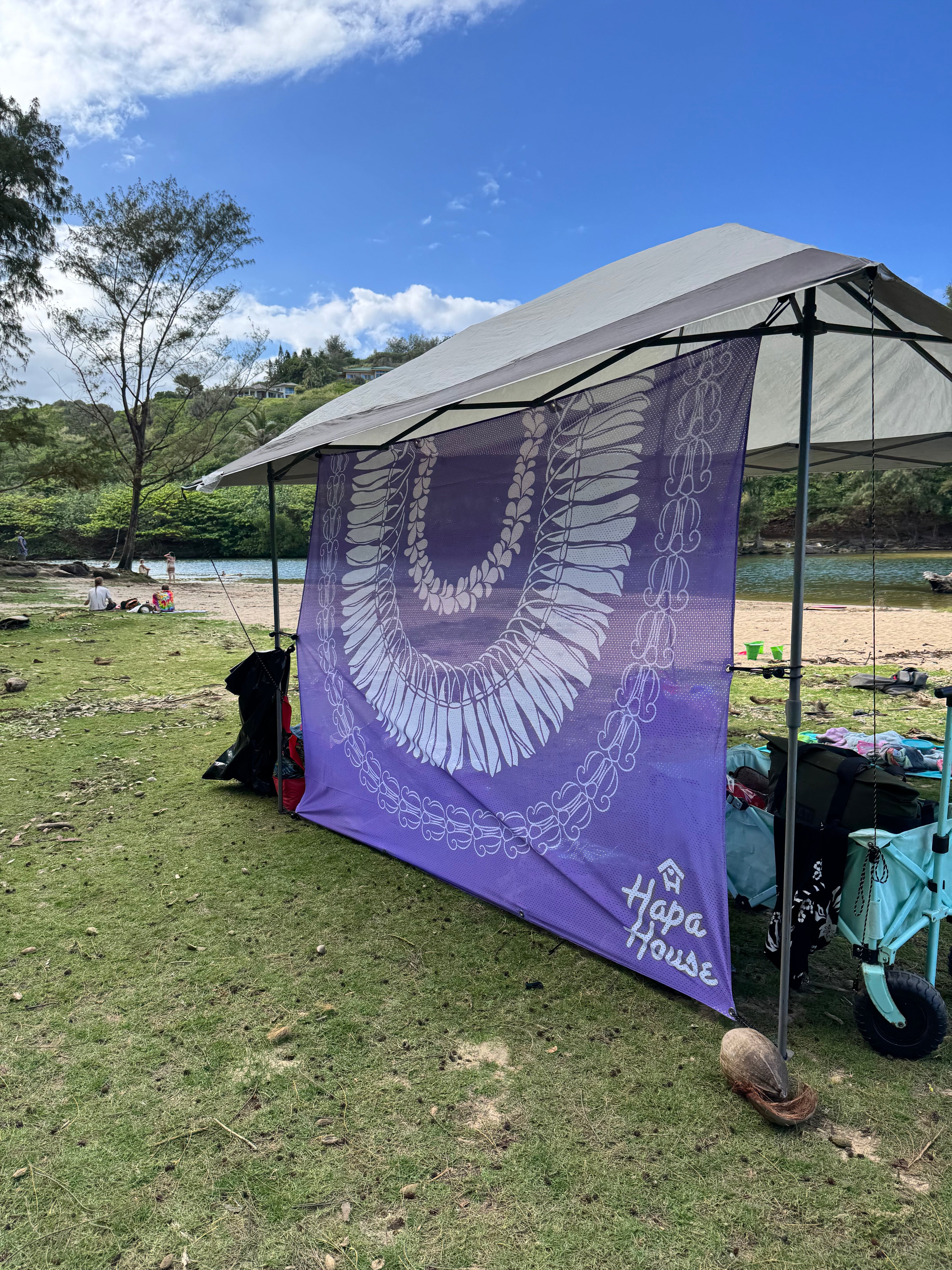 Tent Screen in Purple Leis