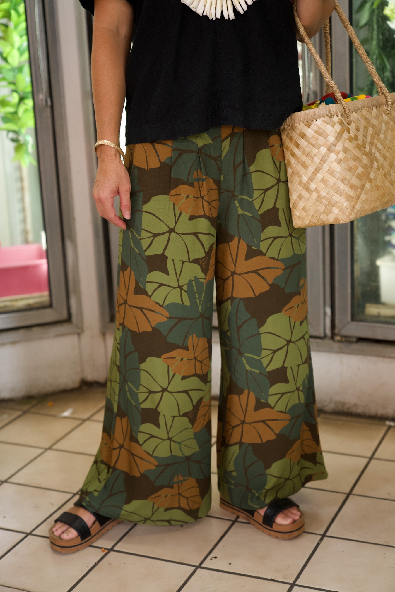 Pāʻina Pants in Kalo Camo