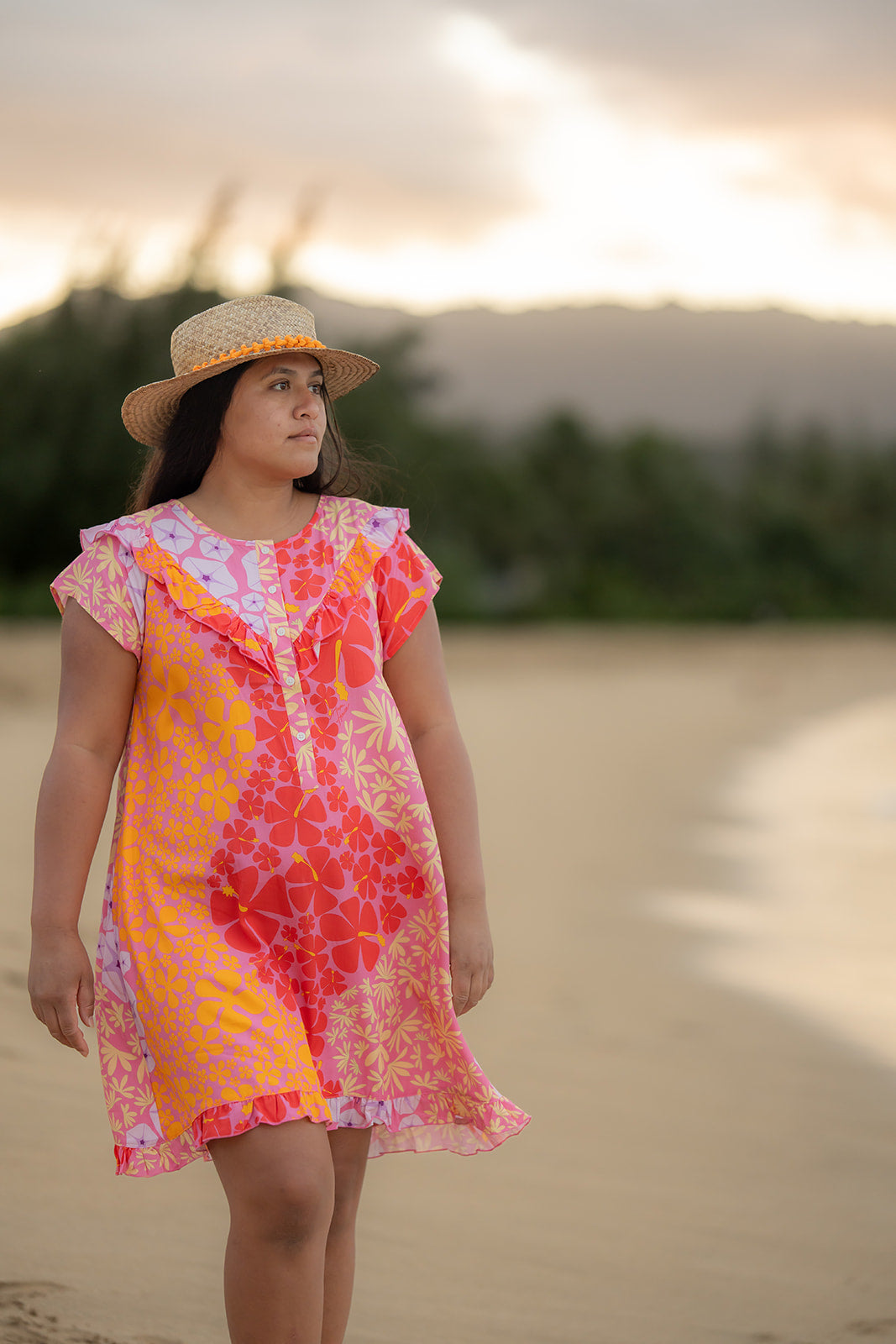 Shorty Muʻu in pink pua party